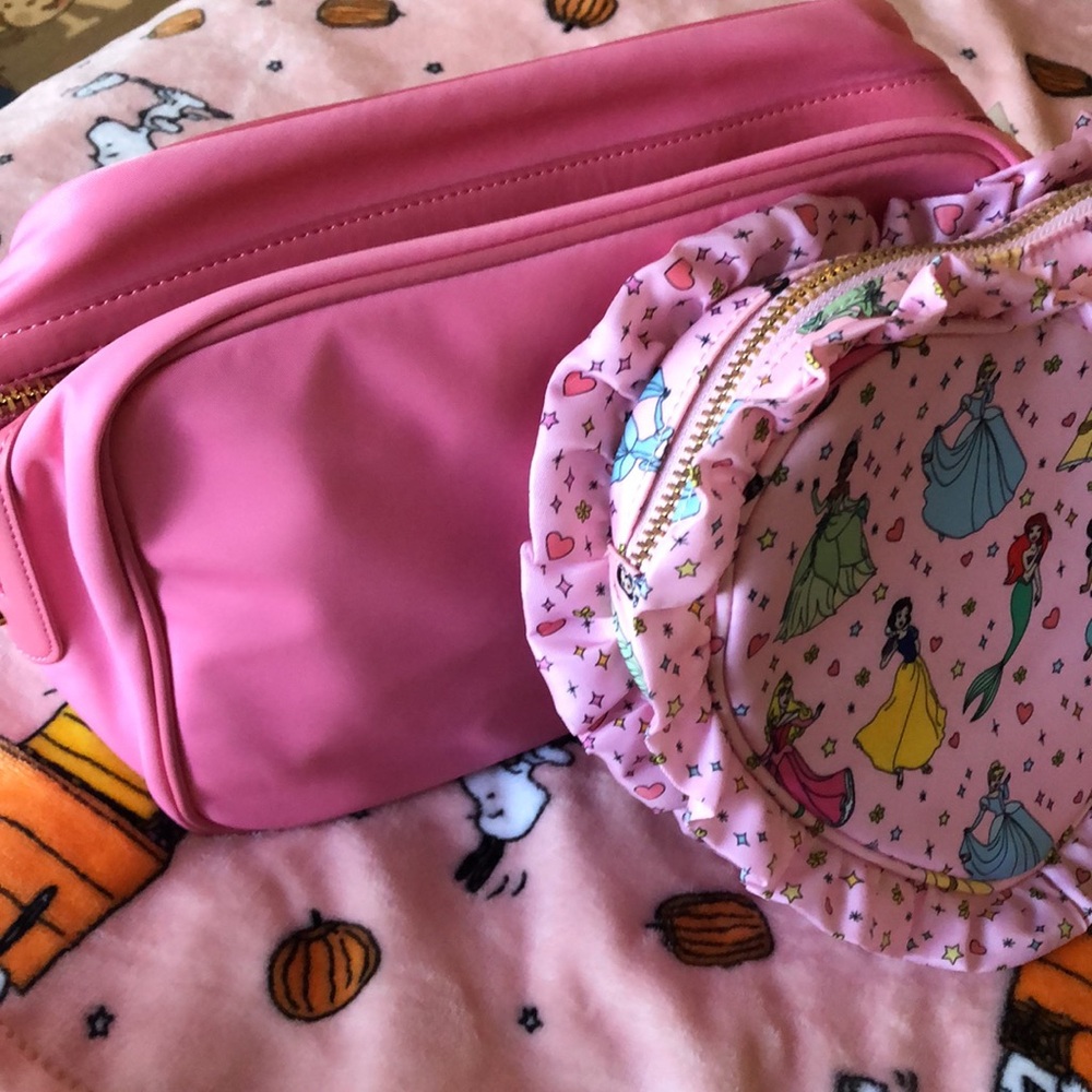 Large pouch in guava